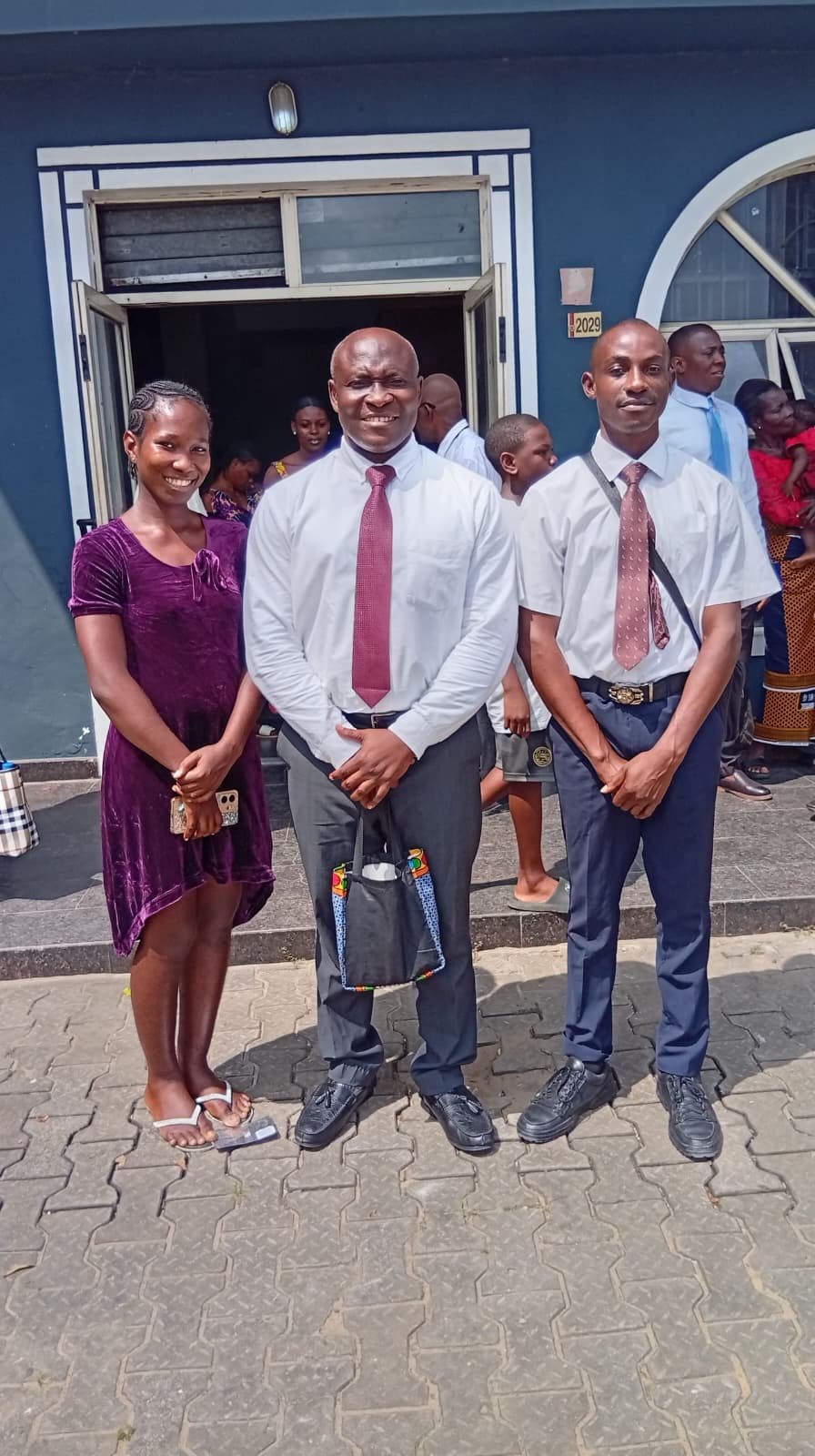 A sister missionary and an elder missionary who received mission start-up assistance